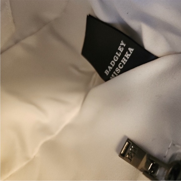 NWT BADGLEY MISCHKA crossbody/shoulder bag - Picture 4 of 8